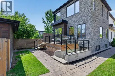 1047 Meredith Avenue Mississauga ON L5E 2C6