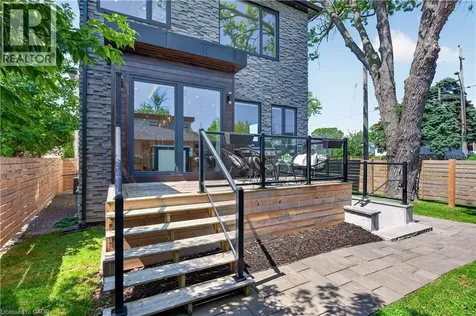 1047 Meredith Avenue Mississauga ON L5E 2C6