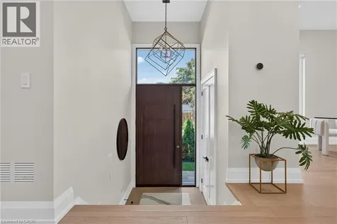 1047 Meredith Avenue Mississauga ON L5E 2C6