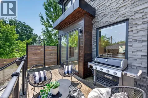 1047 Meredith Avenue Mississauga ON L5E 2C6