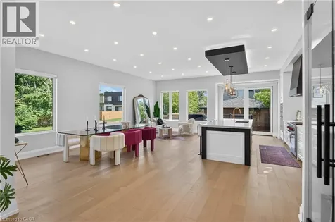 1047 Meredith Avenue Mississauga ON L5E 2C6