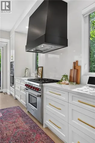 1047 Meredith Avenue Mississauga ON L5E 2C6