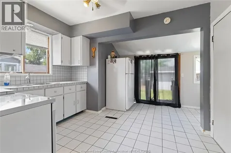 2382 Mercer Street Windsor ON N8X 3R3