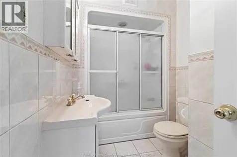 2382 Mercer Street Windsor ON N8X 3R3