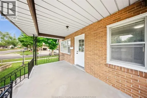 1465 Campbell Avenue Windsor ON N9B 2K1