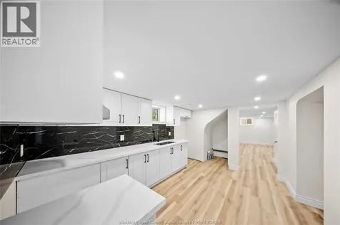 1465 Campbell Avenue Windsor ON N9B 2K1