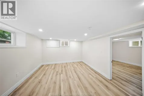 1465 Campbell Avenue Windsor ON N9B 2K1