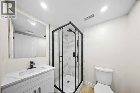 1465 Campbell Avenue Windsor ON N9B 2K1
