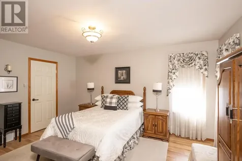 185 Ridgecrest Road Thunder Bay ON P7B 7A1