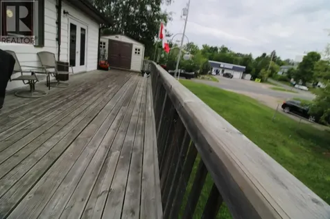 523 Lake St|528 Lake Street** Keewatin ON P0X 1C0