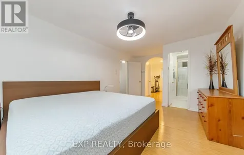 1237 Cedarcroft Crescent Ottawa ON K1B 5G9