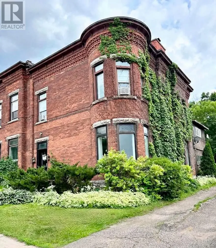 188 Esther Street Pembroke ON K8A 3C2