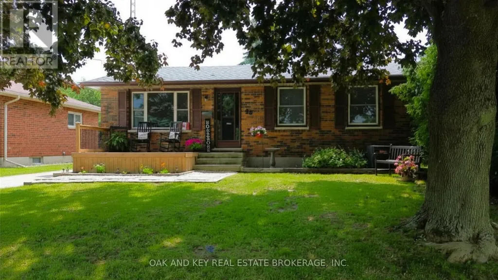 26 Sinclair Avenue St. Thomas ON N5R 3A8