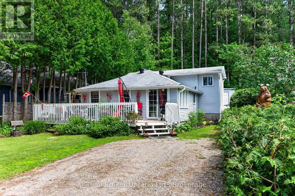 81 Andrew Drive Tiny ON L9M 0B4