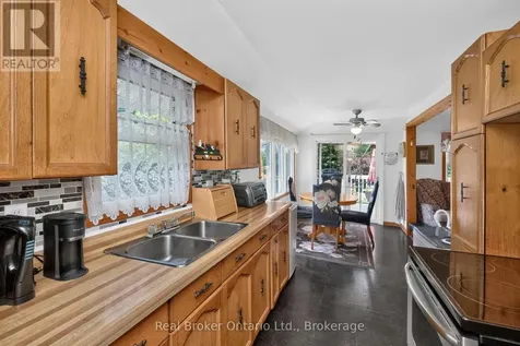 81 Andrew Drive Tiny ON L9M 0B4