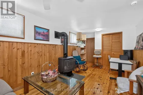 81 Andrew Drive Tiny ON L9M 0B4
