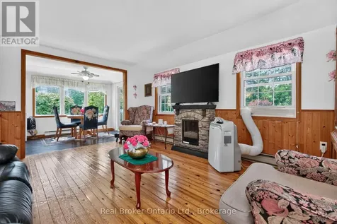 81 Andrew Drive Tiny ON L9M 0B4