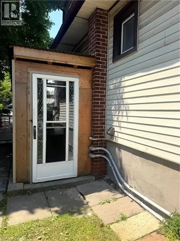 98 Limeridge Road East Hamilton ON L9A 2S3