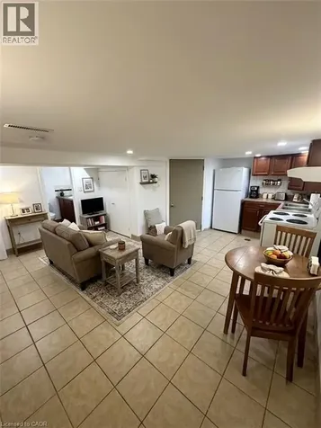 98 Limeridge Road East Hamilton ON L9A 2S3