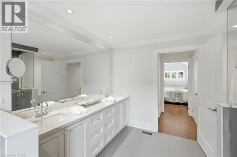 270 Poplar Drive Burlington ON L7L 2N4
