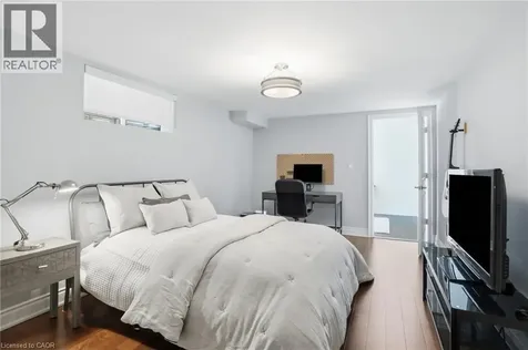 270 Poplar Drive Burlington ON L7L 2N4