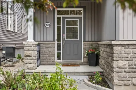 220 Harthill Way Ottawa ON K2J 0P2