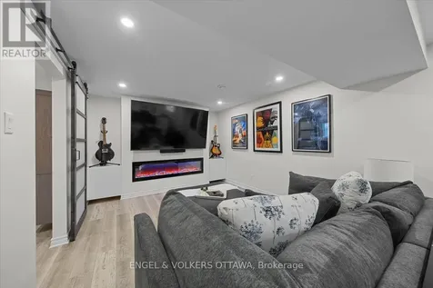 220 Harthill Way Ottawa ON K2J 0P2