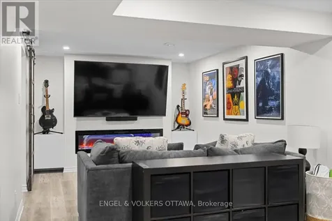 220 Harthill Way Ottawa ON K2J 0P2