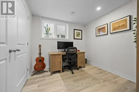 220 Harthill Way Ottawa ON K2J 0P2