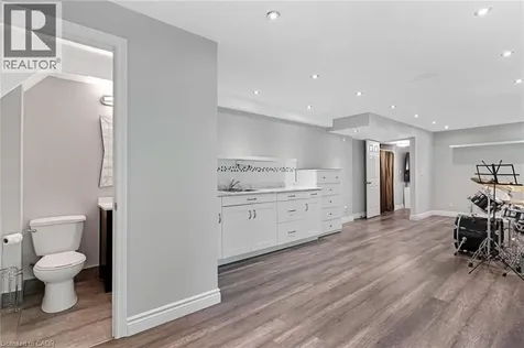 36 Dellgrove Circle Cambridge ON N1T 2J9