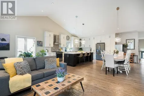 15 Saunders Street Collingwood ON L9Y 0G2