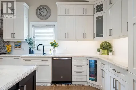 15 Saunders Street Collingwood ON L9Y 0G2