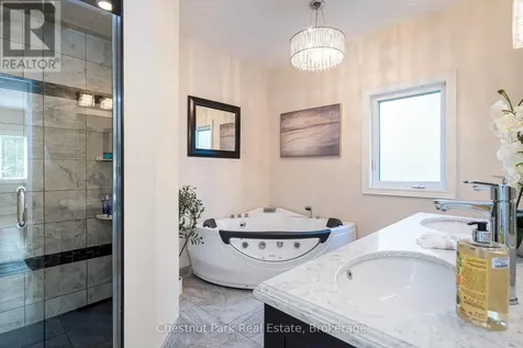 15 Saunders Street Collingwood ON L9Y 0G2