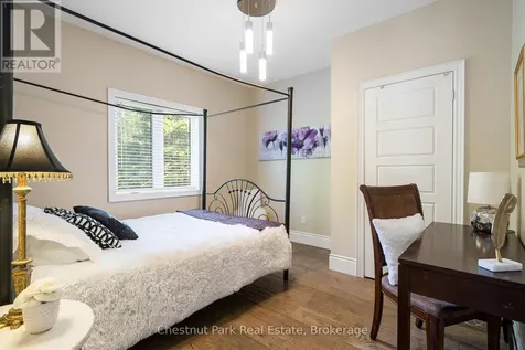 15 Saunders Street Collingwood ON L9Y 0G2