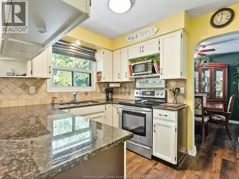 7045 Matchette Road Lasalle ON N9J 2S1