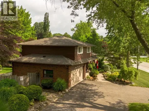 7045 Matchette Road Lasalle ON N9J 2S1