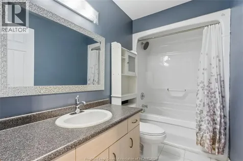 437 Merrill Avenue Lasalle ON N9J 3R2
