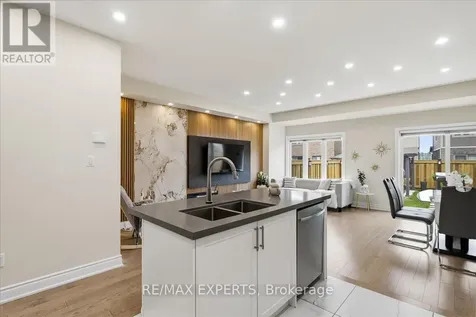 68 Lorne Thomas Place New Tecumseth ON L9R 0V8