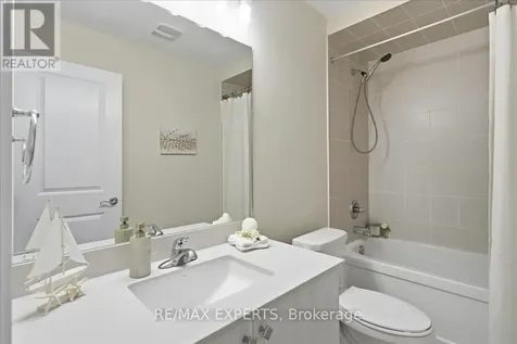 68 Lorne Thomas Place New Tecumseth ON L9R 0V8