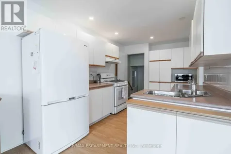 195 Silverbirch Boulevard Hamilton ON L0R 1W0