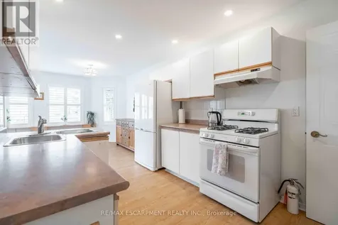 195 Silverbirch Boulevard Hamilton ON L0R 1W0