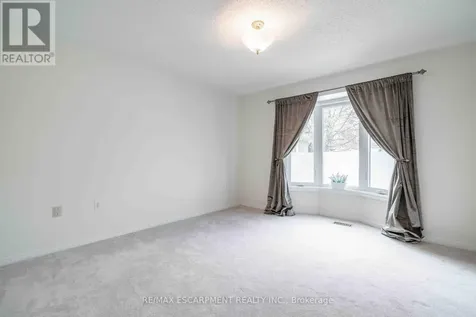 195 Silverbirch Boulevard Hamilton ON L0R 1W0