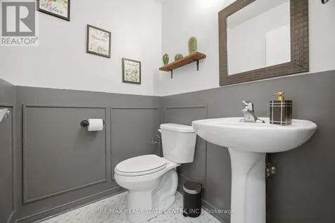 71 Barrett Avenue Brantford ON N3S 0B5