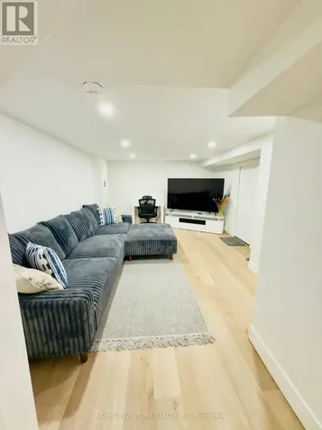 51 Paulander Drive Kitchener ON N2M 5E5