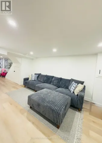 51 Paulander Drive Kitchener ON N2M 5E5