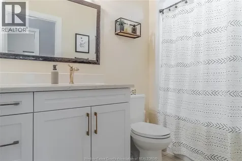 3817 Howard Avenue Windsor ON N9E 0B5