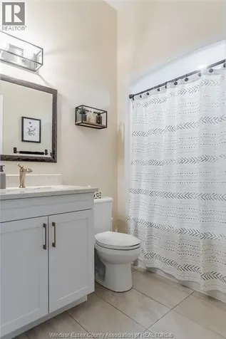 3817 Howard Avenue Windsor ON N9E 0B5
