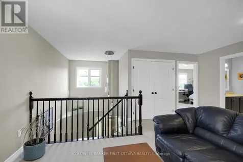 104 Gracewood Crescent Ottawa ON K1T 0J5