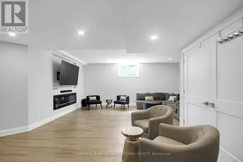 104 Gracewood Crescent Ottawa ON K1T 0J5
