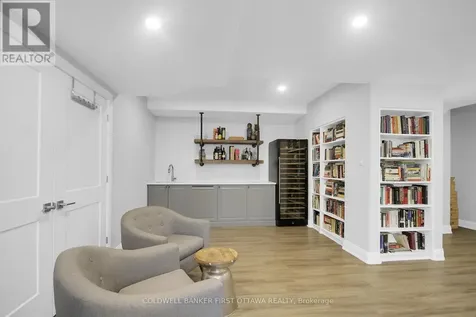 104 Gracewood Crescent Ottawa ON K1T 0J5